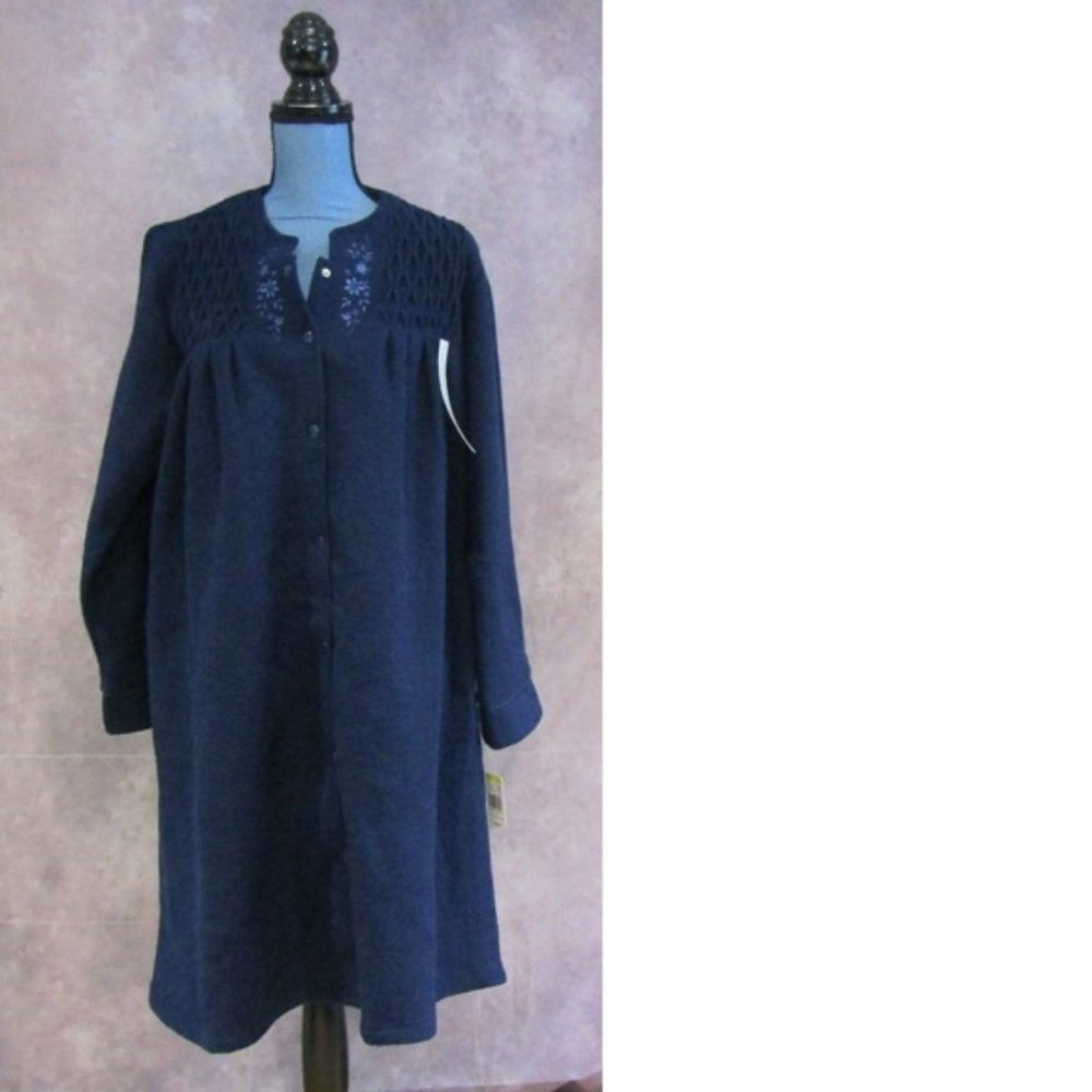 Miss Elaine Robe Long sleeve M NEW